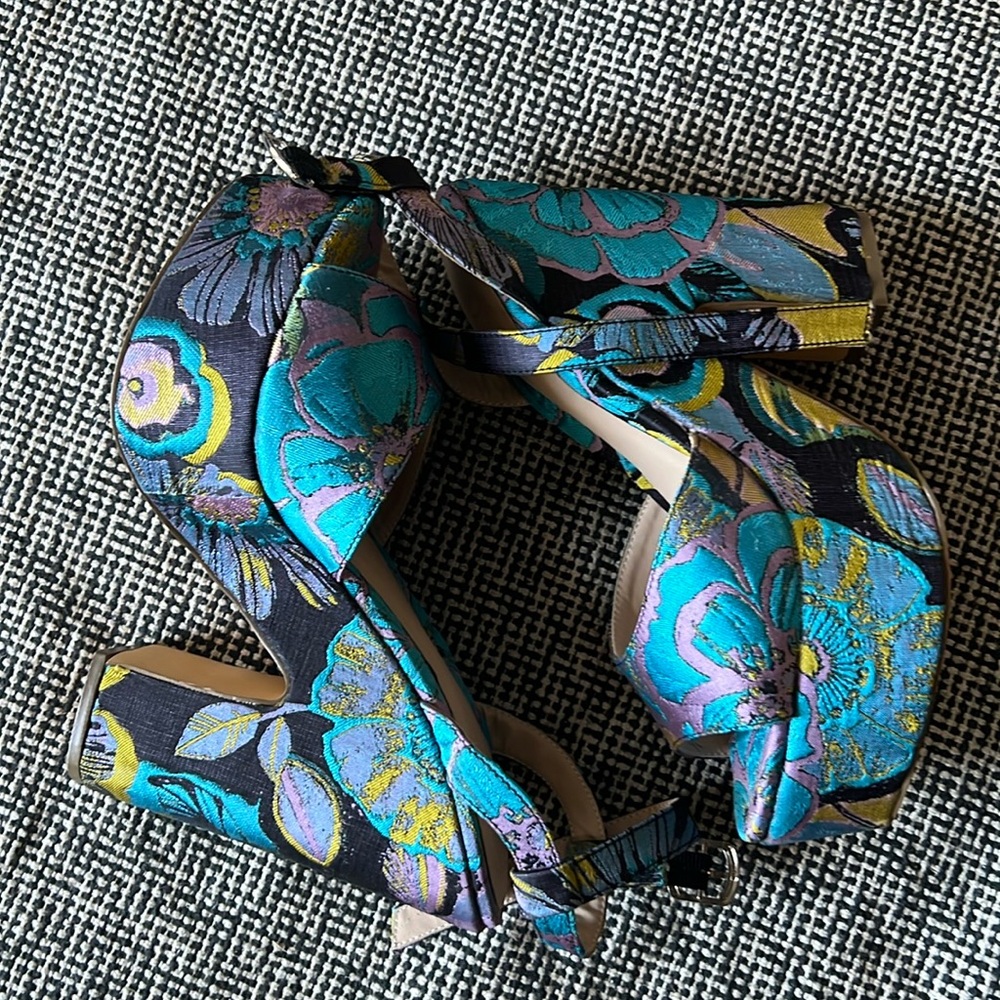 SOLD ON DEPOP. Brand New Missguided Jacquard Platform Heels
